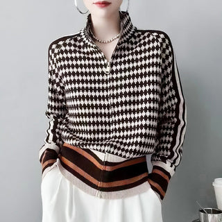 Blouse maille pied-de-poule noire/blanche à fermeture éclair, rayures marron au bas