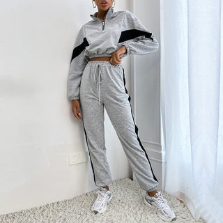 Ensemble sweat gris zippé court et pantalon long gris à cordon, bandes noires latérales
