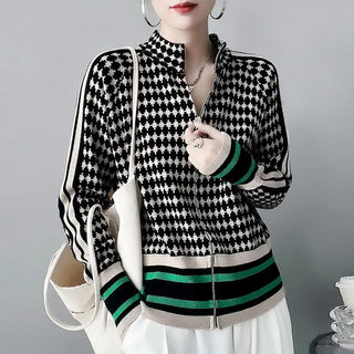 Blouse maille pied-de-poule noire/blanche, fermeture éclair et rayures vertes