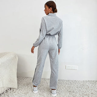 Ensemble sweat gris au dos et pantalon gris ample à cordon, empiècements noirs
