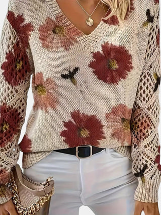 Pull femme en tricot crème, fleurs rouges, col V, manches ajourées