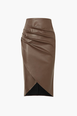 Edwina | Jupe midi en simili cuir avec effet drapé asymétrique