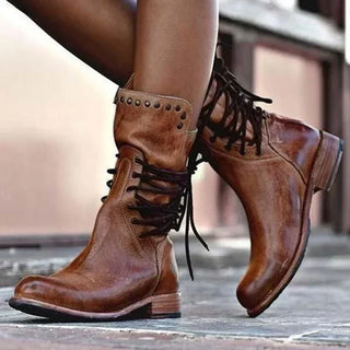 Bottes femme cheville marron à lacets, empiècements et œillets