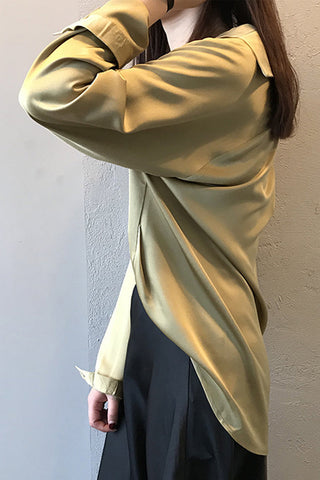 Blouse en satin champagne à manches longues, col chemise et patte boutonnée