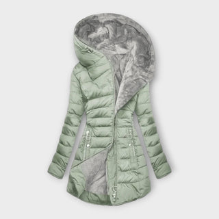 Veste matelassée vert clair à capuche doublée de fourrure, fermeture zippée et poches