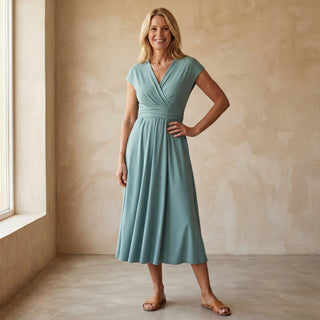 ILIANA - ROBE ÉLÉGANTE À ENCOLURE EN V