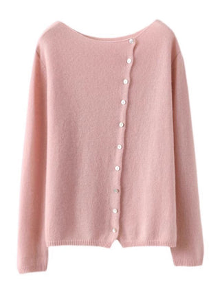 Cardigan femme rose poudré à encolure en V, boutons nacrés, manches longues.