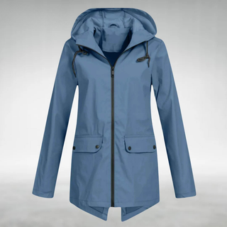 Veste imperméable bleue à capuche, zip central, deux poches boutonnées, cordons.