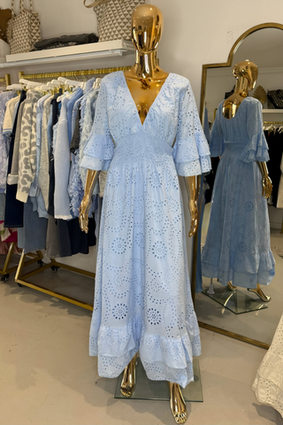 Robe maxi boho avec manches à volants et broderie