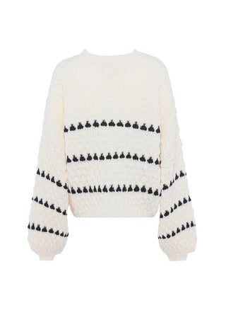 Pull en tricot vanille à rayures noires horizontales, coupe courte et manches longues.