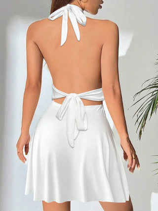 Robe courte avec col halter et jupe évasée – Moulante & Féminine