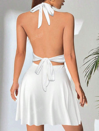 Robe courte avec col halter et jupe évasée – Moulante & Féminine