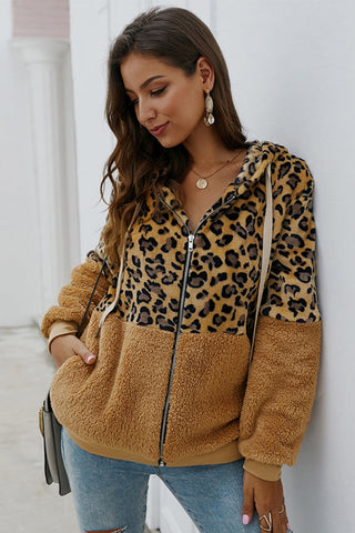Sweat à capuche zippé imprimé léopard, base sherpa beige, fermeture éclair centrale