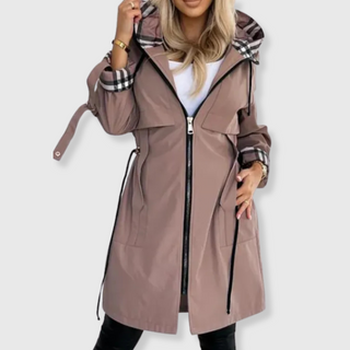 Veste imperméable avec capuche, fermeture zippée, cordons noirs, couleur taupe