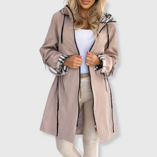 Veste imperméable beige, capuche à motif écossais, zip central, cordons noirs