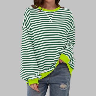 Pull-over Elara rayé vert/blanc, encolure ronde verte, poignets jaunes côtelés