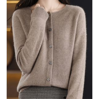 Cardigan en maille douce pour femme avec boutons