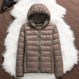 Veste légère à capuche matelassée taupe, fermeture zippée, manches longues