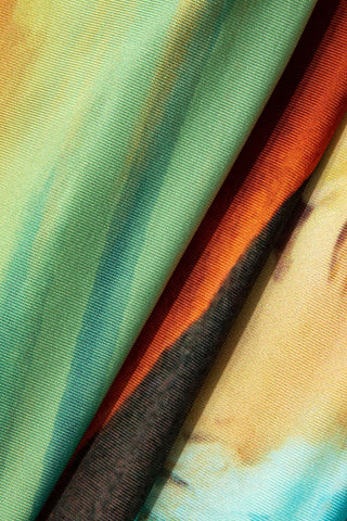 Mira | Robe Mini à Col Halter avec Fente Asymétrique et Imprimé Artistique