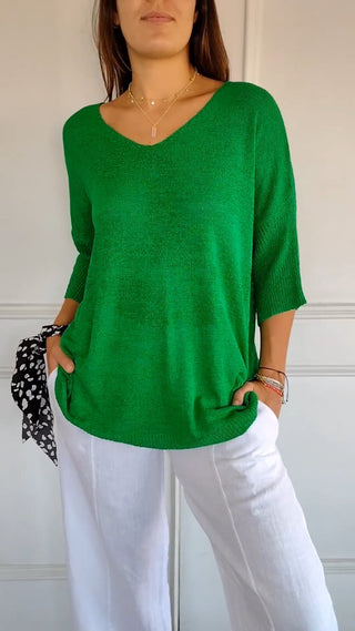Blouse en maille légère verte, encolure V, manches 3/4, coupe ample