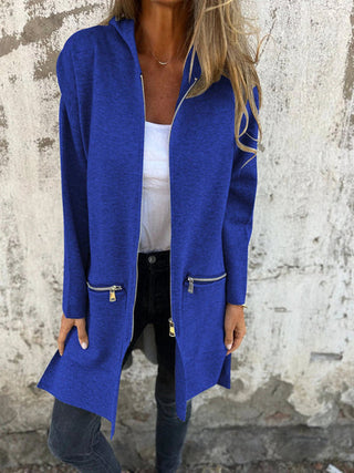 Cardigan femme à capuche bleu foncé, manches longues, fermeture zippée et poches latérales.