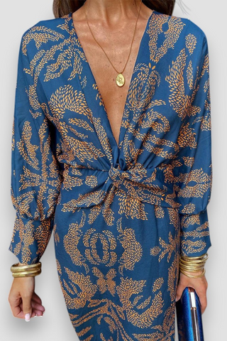 Robe midi élégante avec détail twist et motif floral – Intemporelle et stylée