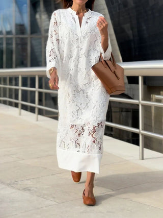 Robe en dentelle élégante avec manches 3/4 et col haut – Légère et Stylée