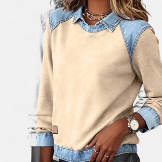 Pull femme beige à col superposé en denim, poche plaquée et poignets contrastants