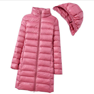 Veste longue duvet rose, vue de face, capuche et zip, matelassage