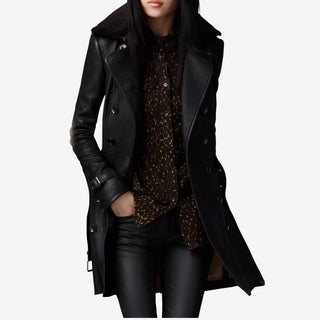 Manteau long en cuir noir Carolina à capuche, boutonnage et poches