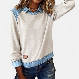Pull femme beige à col en jean superposé, manches longues, patch cuir sur l’ourlet