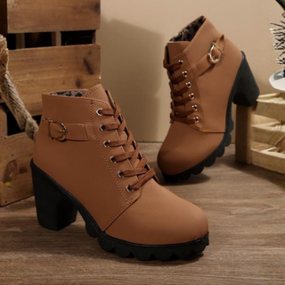 Bottines à lacets marron clair à talon bloc, boucle sur le côté et semelle crantée