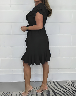 Robe élégante à volants avec décolleté en V – look féminin pour toutes les occasions