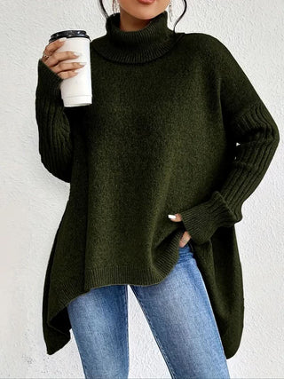 Pull en cachemire vert foncé, col roulé, manches longues côtelées, bas asymétrique
