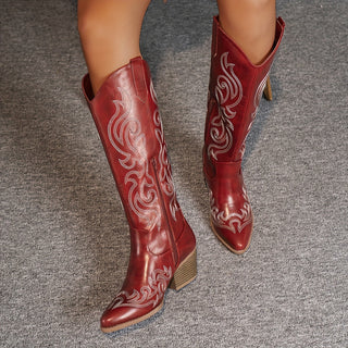 Bottes de cowboy rouges à talon bloc, broderie ondulée et pointe incurvée