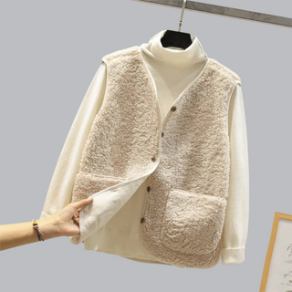 Gilet sans manches en fausse peau beige, col montant, fermeture boutonnée