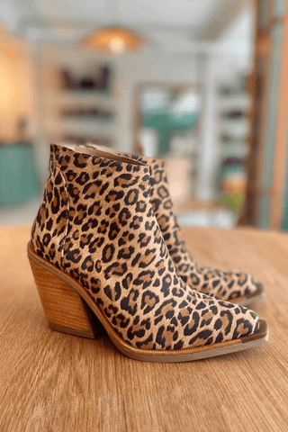 Bottes femme cheville imprimé panthère marron, talon bloc, bout pointu.