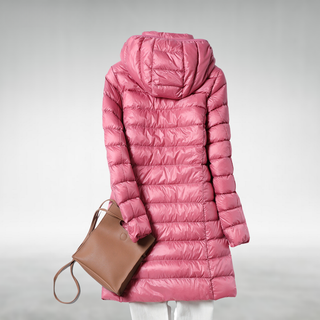Veste en duvet ultralégère rose à capuche, matelassage en dalles, style long.