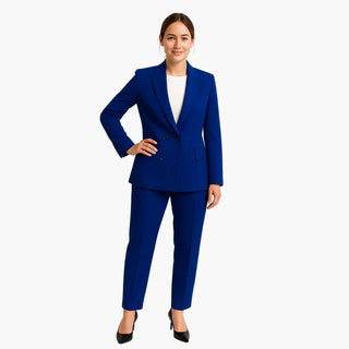 Ensemble femme tailleur avec blazer double boutonnage et pantalon ajusté