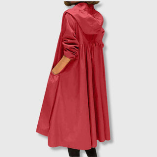 Imperméable long rouge à capuche, fermeture zippée, poches latérales