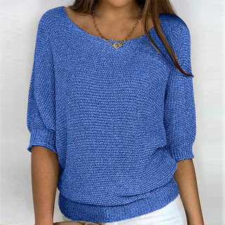 Pull à maille confortable bleu, encolure ronde, manches trois-quarts, bord côte