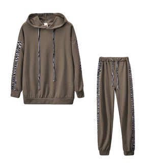 Ensemble sweat à capuche kaki et pantalon assorti, bandes latérales contrastées