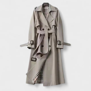 Trench-coat beige en gabardine, face, ceinture à nouer et rabats, boutons visibles