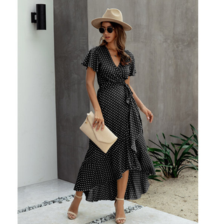 Robe fleurie avec décolleté en V & volants – Estivale & Élégante