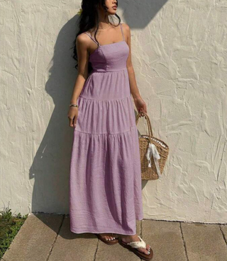 Robe maxi mauve à bretelles fines, taille froncée, jupe longue à volants superposés