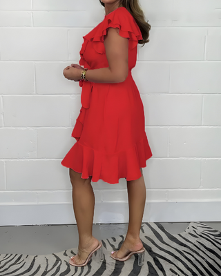 Robe élégante à volants avec décolleté en V – look féminin pour toutes les occasions