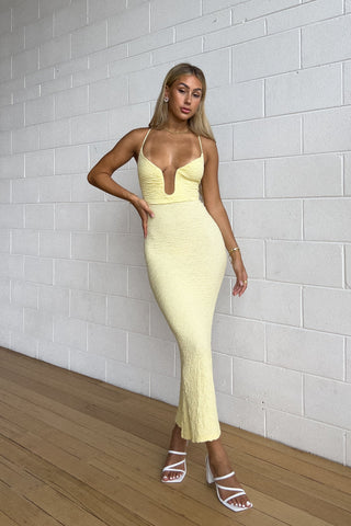 Fernanda | Robe de soirée en béton sculpté avec décolleté plongeant