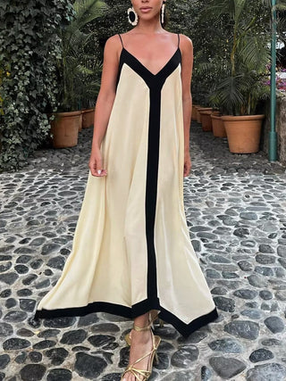 Adeltraud | Robe maxi fluide à décolleté en V avec des détails contrastants