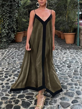 Adeltraud | Robe maxi fluide à décolleté en V avec des détails contrastants