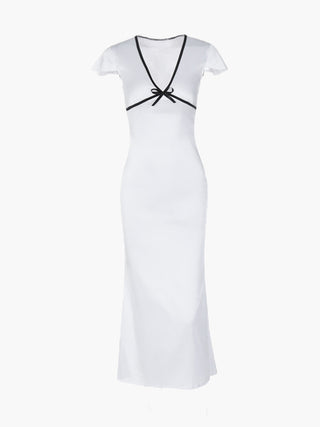 Liora | Robe midi en béton de forme blanche avec détails contrastants